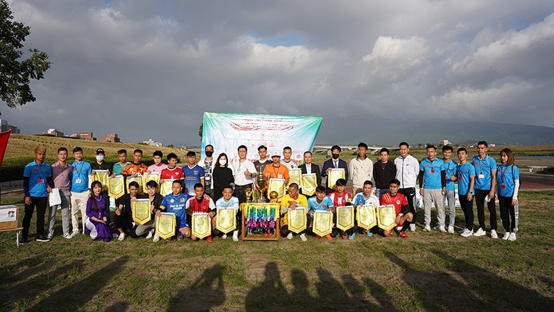 Hội người Việt Nam tại Fukuoka tổ chức giải bóng đá gây quỹ vaccine ủng hộ Việt Nam