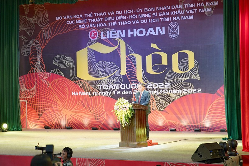 Đồng chí Nguyễn Văn Hùng - Ủy viên Ban Chấp hành Trung ương Đảng, Bộ trưởng Bộ Văn hóa, Thể thao và Du lịch phát biểu tại Lễ khai mạc Liên hoan Chèo toàn quốc 2022.