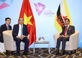 Thủ tướng Nguyễn Xuân Phúc tiếp xúc song phương bên lề HNCC ASEAN 33 và các HNCC liên quan