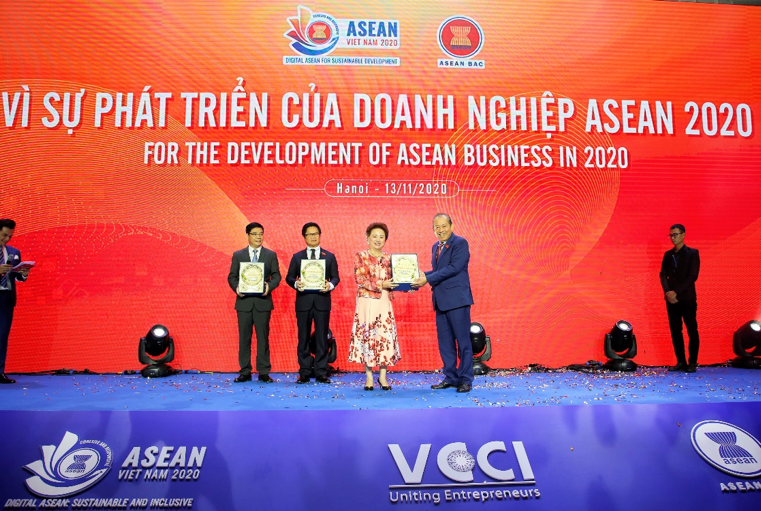 Deputy Minister offers congratulations at ASEAN Business Awards 2020