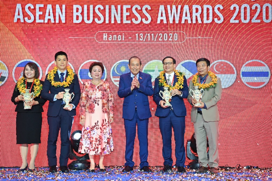 Deputy Minister offers congratulations at ASEAN Business Awards 2020