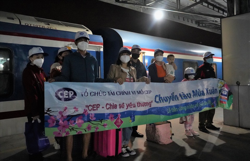 Free rides for workers and students going home for Tet