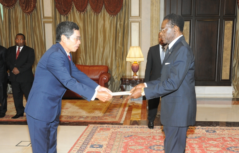 Đại sứ Nguyễn Mạnh Cường trình Quốc thư tại Cộng hòa Guinea Xích Đạo