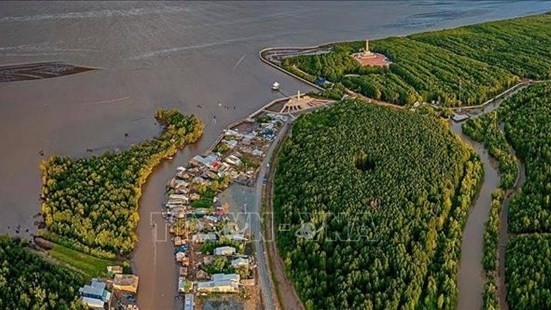Mekong Delta should become role model in climate change adaptation: Minister
