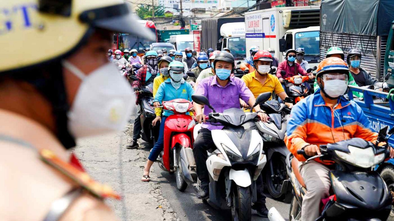 HCM City raises pandemic level of many communes, wards