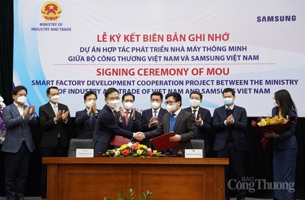 The MoU signing ceremony on February 22 (Photo: congthuong.vn)