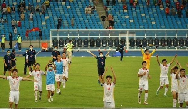 PM praises national U23 football team for hard-won victory