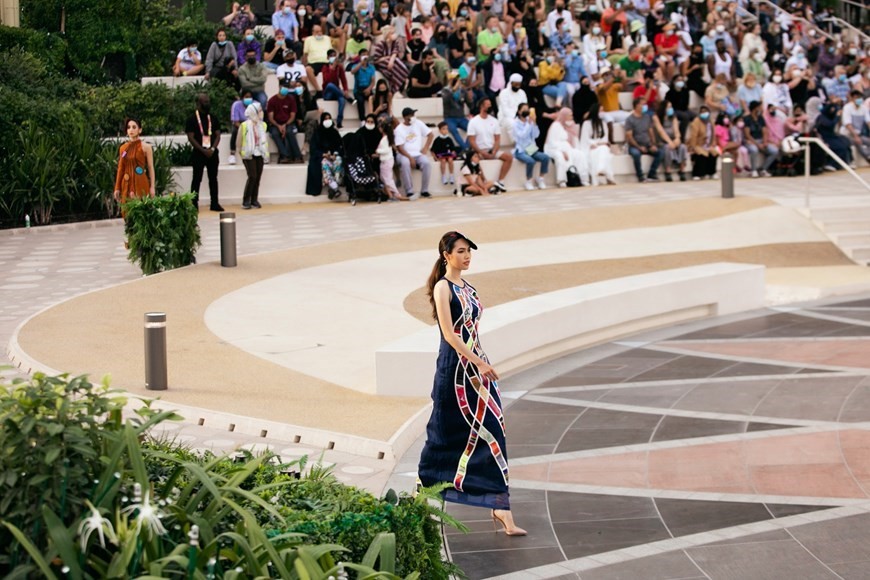 Handmade brocade designs shine in Vietnam Eternal Flow show at Expo 2020 Dubai Handmade brocade designs shine in Vietnam Eternal Flow show at Expo 2020 Dubai