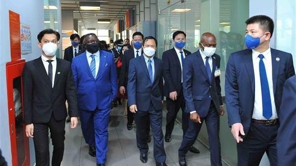FPT, Sierra Leona sign deal to promote digital transformation