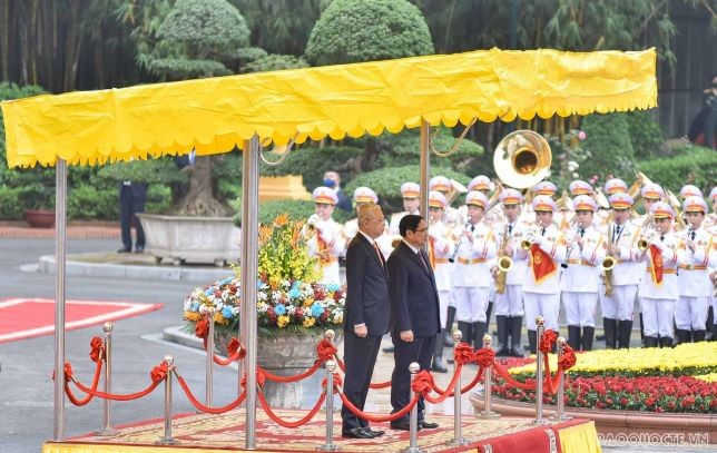 Official welcome ceremony for Malaysian Prime Minister in Ha Noi