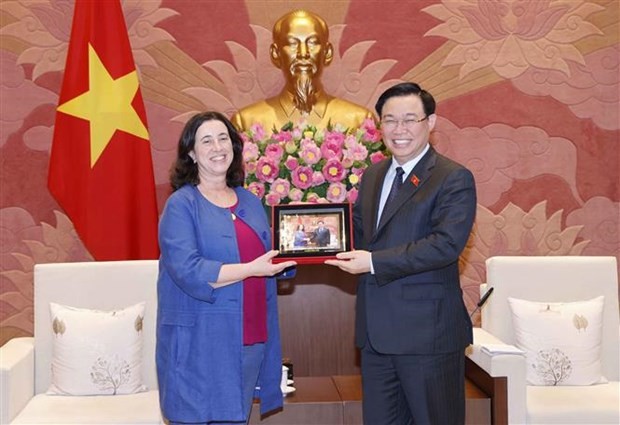 National Assembly Chairman Vuong Dinh Hue receives WB Regional Vice President for East Asia and Pacific Manuela V. Ferro. (Photo: VNA)