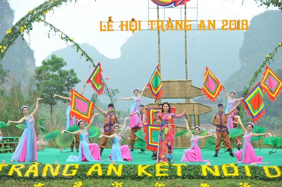 du lich ninh binh khoi sac sau thanh cong dai le vesak 2014