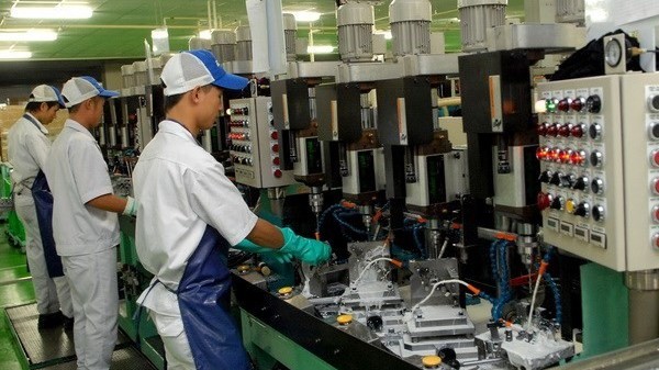 Viet Nam’s manufacturing sector hit by wave of COVID-19 infections