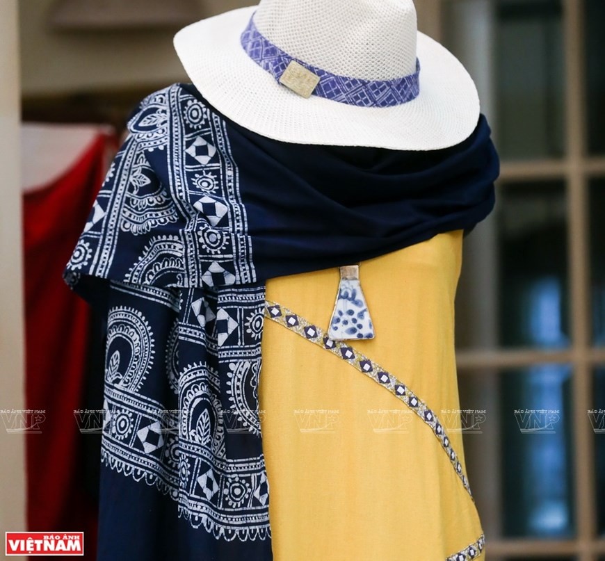 Foreign designer's love for Viet Nam’s brocade