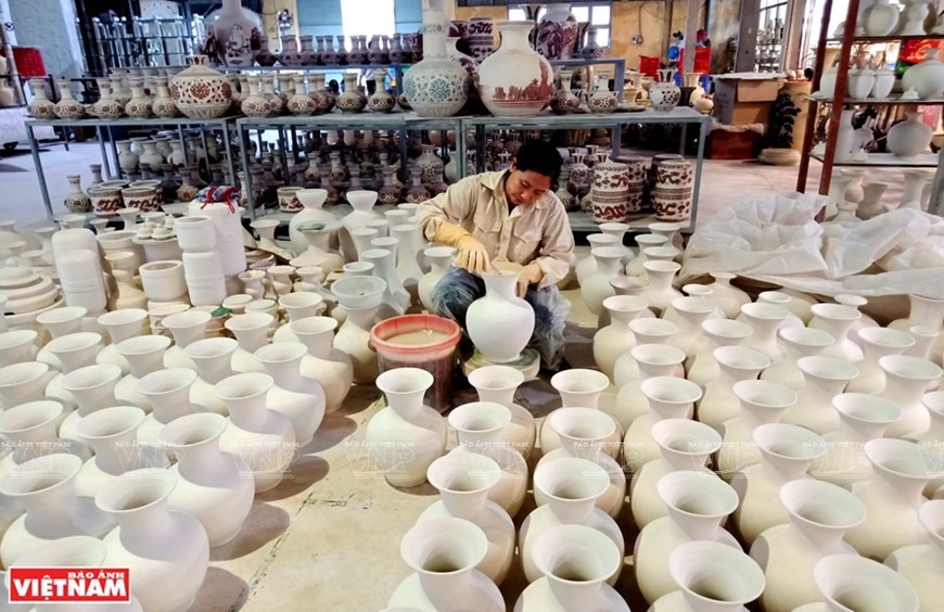 The essence of Chu Dau pottery The essence of Chu Dau pottery