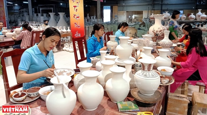 The essence of Chu Dau pottery