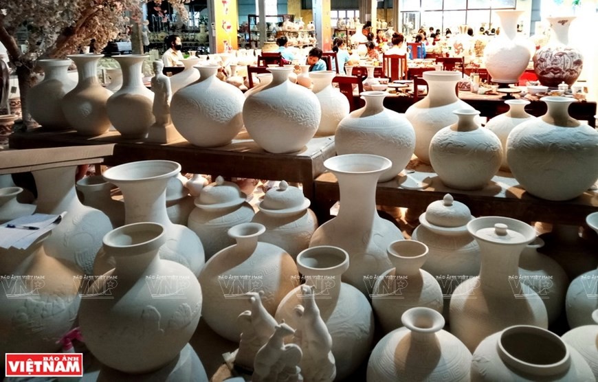 The essence of Chu Dau pottery