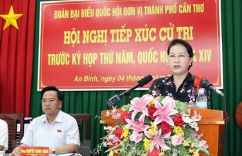 NA Chairwoman meets voters in Can Tho city
