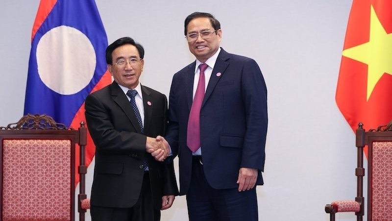 Prime Minister Pham Minh Chinh and his Lao counterpart Phankham Viphavanh. (Photo: VGP)