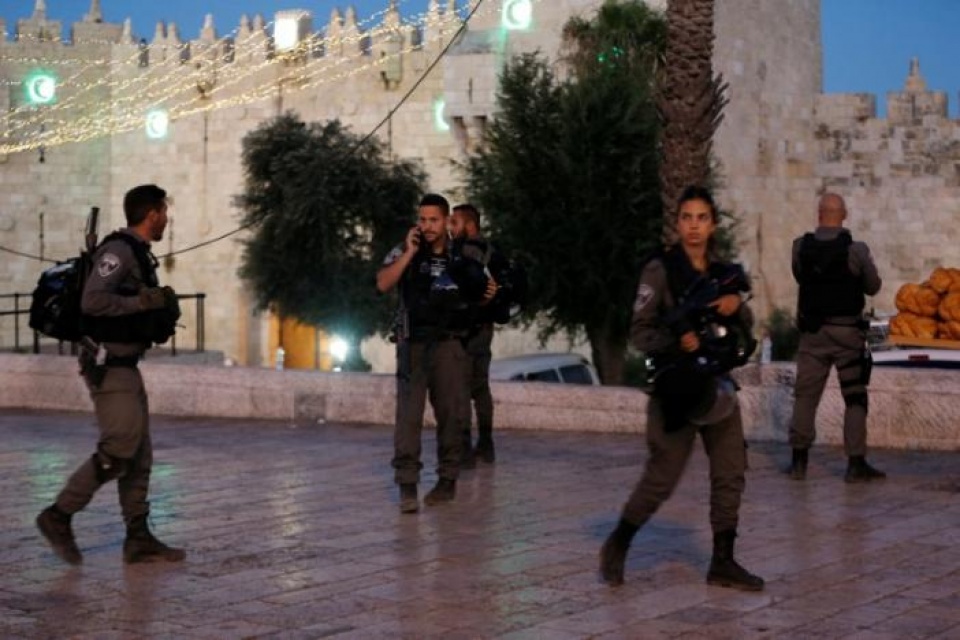 ba nguoi palestine bi ban chet sau khi giet si quan israel