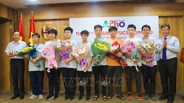 All Vietnamese contestants secure prizes at 2022 Asian Physics Olympiad