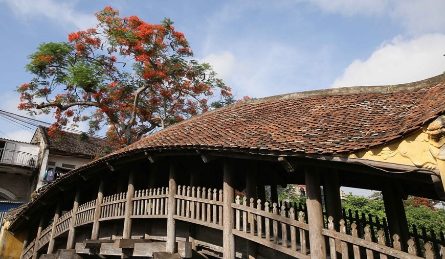 Beauty of over 500-year-old tiled-roof bridge in Nam Dinh