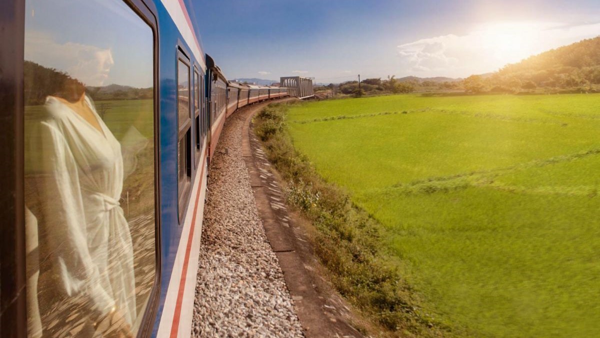 Vintage - a luxury class train departs from Da Nang Railway Station each morning, and makes the return journey from Quy Nhon every evening. Photo: The Vietage