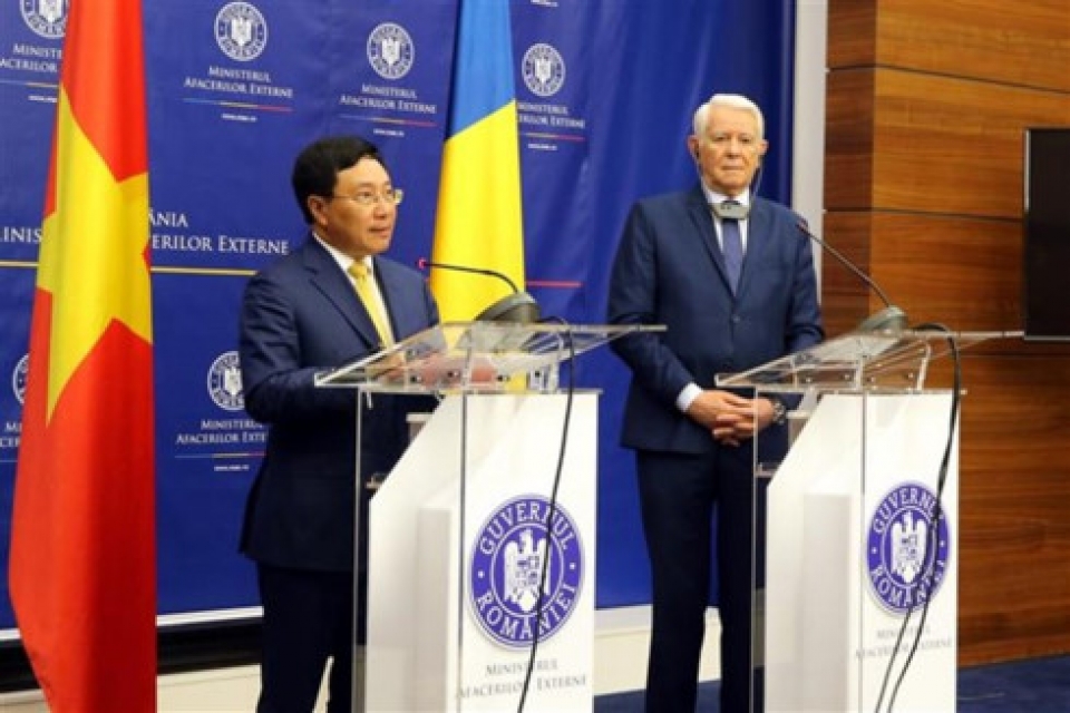 deputy prime minister pham binh minh visits romania