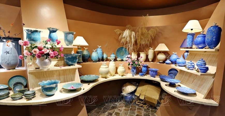 Exploring Bat Trang pottery museum in Hanoi