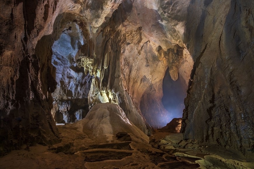 Exploring Kieu Cave in Quang Binh province Exploring Kieu Cave in Quang Binh province
