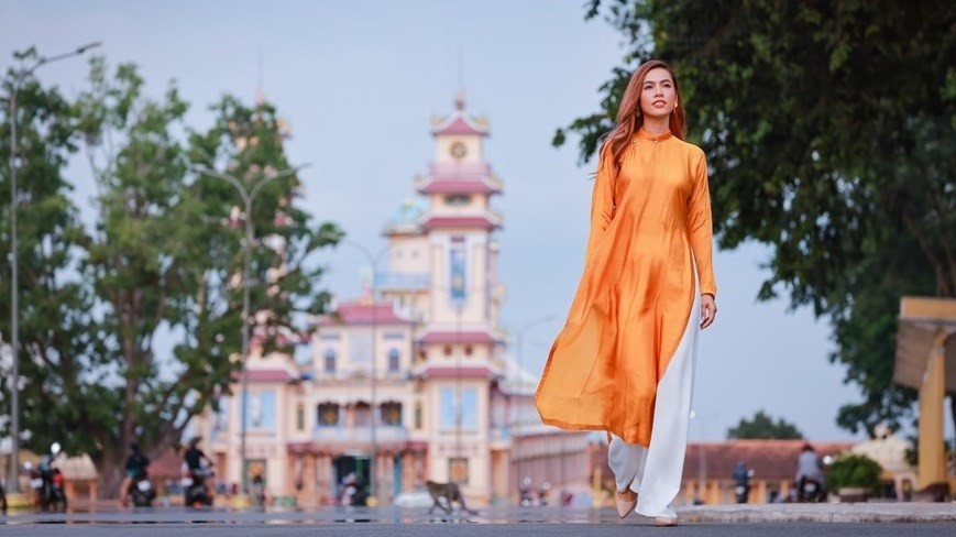 Exploring spectacular Tay Ninh tourist spots with beauty pageant runner-up