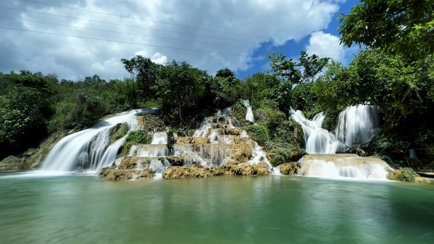 Charm of Ban Sam Waterfall in Cao Bang