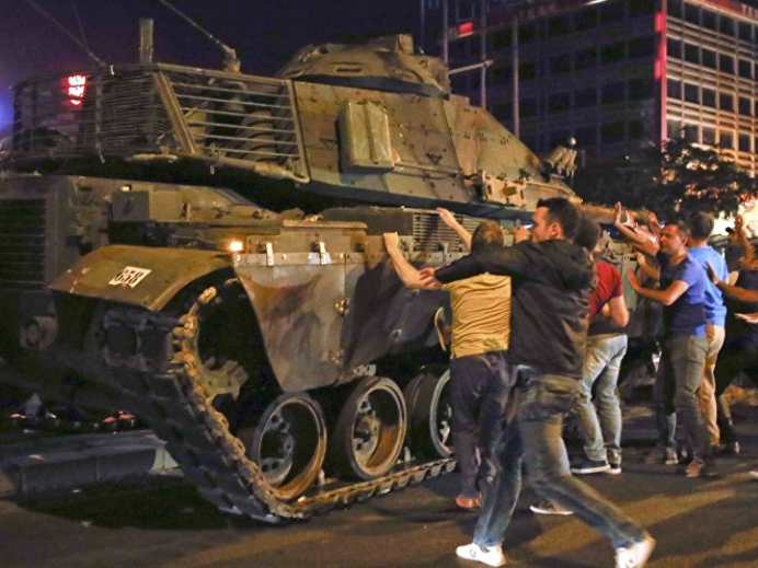 Thổ Nhĩ Kỳ: Tiếp tục đánh bom xe quân sự gây thương vong