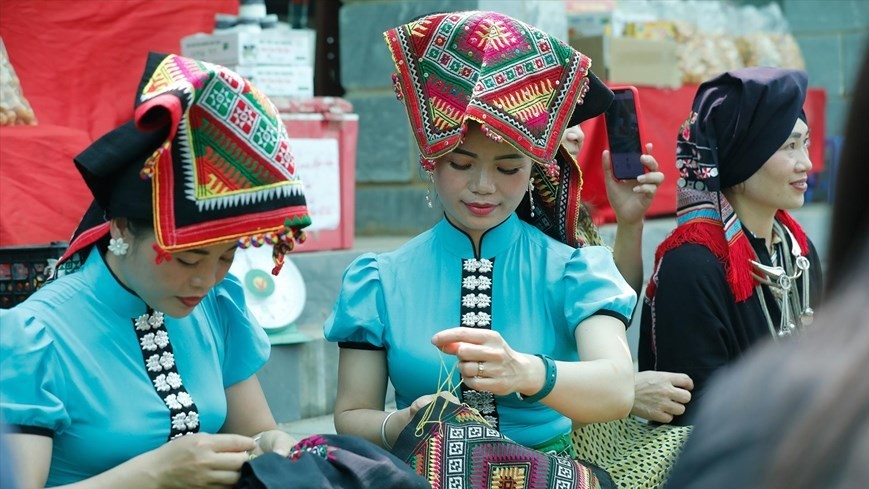 Market session of mountainous region re-enacted in Hanoi