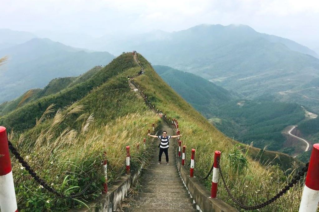 Quang Ninh: Binh Lieu tourism to positively thrive. Dinosaur’s spine (photo: TITC)