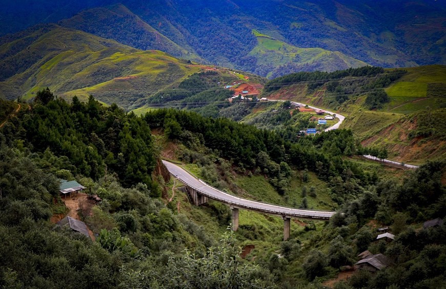 Spectacular charm of Pha Din Pass in Dien Bien