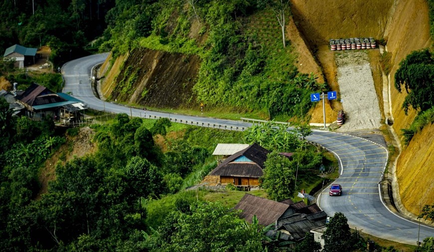 Spectacular charm of Pha Din Pass in Dien Bien