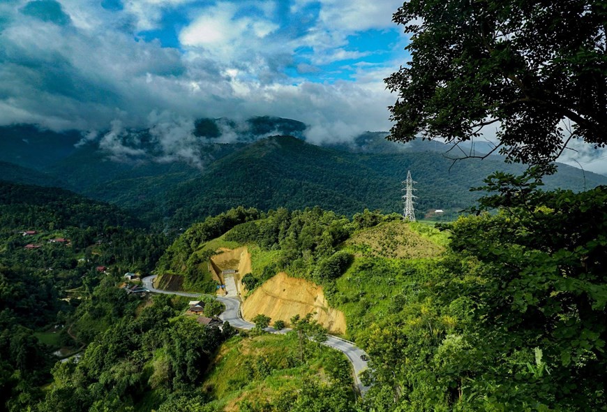 Spectacular charm of Pha Din Pass in Dien Bien