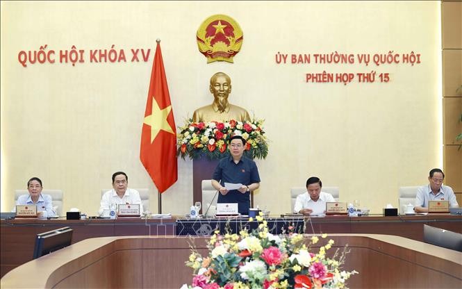 NA Standing Committee opens 15th meeting. National Assembly Chairman Vuong Dinh Hue delivered the opening speech. Photo: Doan Tan/VNA