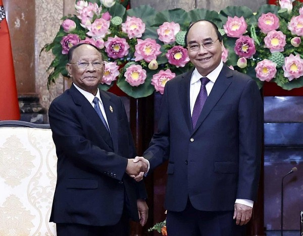 President hosts Cambodian top legislator