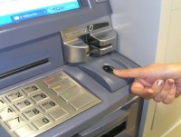Mỹ: Rút tiền tại cây ATM không cần thẻ?
