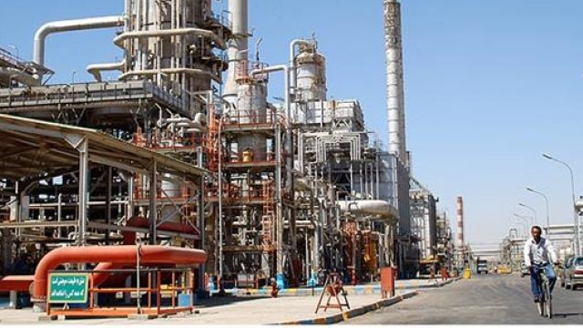 Iran vay tiền Trung Quốc để xây nhà máy lọc dầu