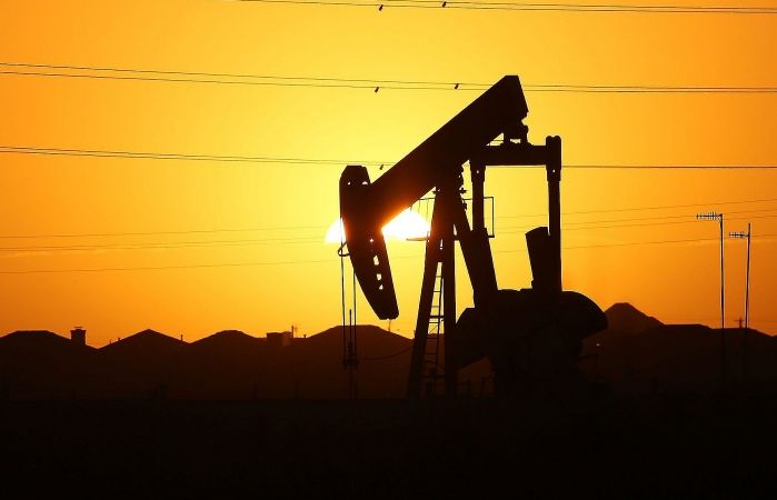 Covid-19 và giá dầu: Ngành dầu khí trúng ‘bão kép’