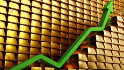 Giá vàng hôm nay 2/4: Vàng tăng vọt từ đáy, thị trường lại nóng rẫy, đà tăng được mấy ngày?