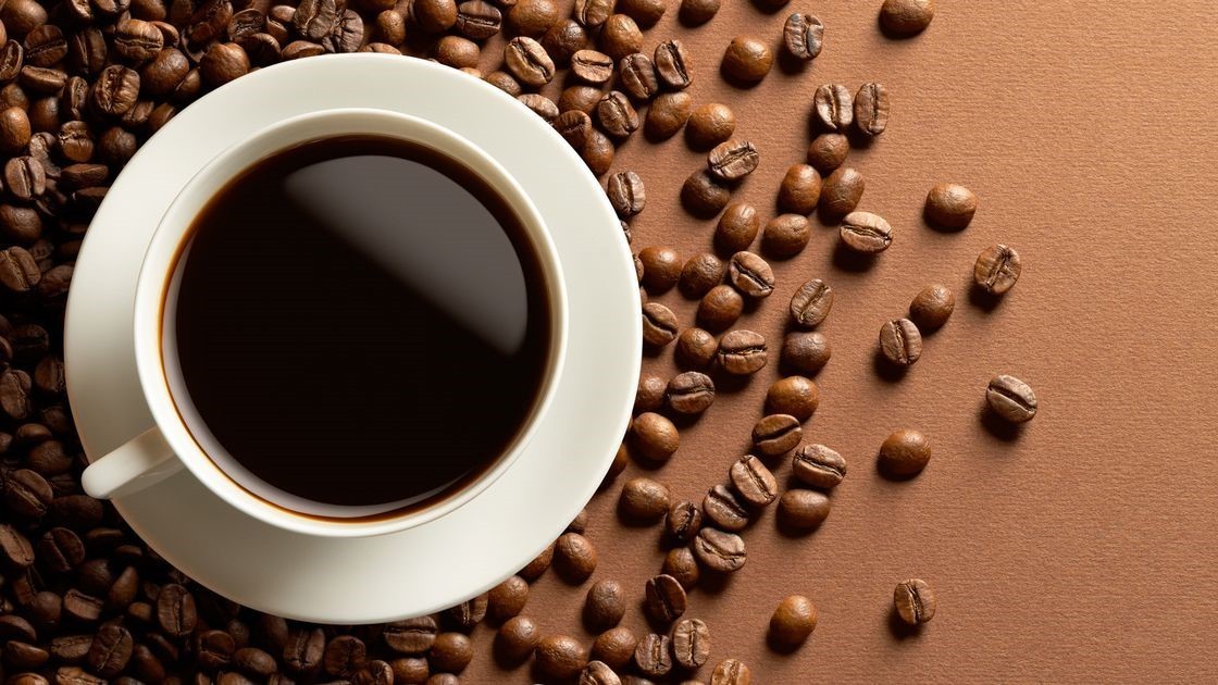 Giá cà phê hôm nay 4/4/2023: Giá cà phê tăng mạnh, robusta đang tiến gần vào vùng quá mua, thận trọng với phiên giảm bất ngờ