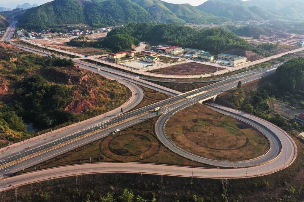 Cao tốc Hạ Long - Vân Đồn - Móng Cái đoạn qua huyện Vân Đồn. (Nguồn: BQN)