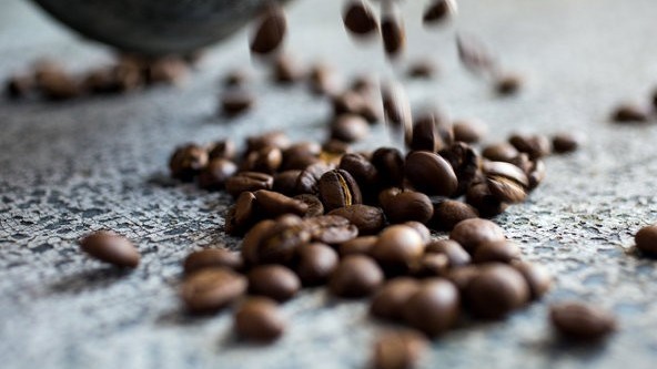 Giá cà phê hôm nay 21/4/2024: Giá cà phê trong nước lập kỷ lục mới vào cuối tuần, 'sao đổi ngôi' trên thị trường robusta?