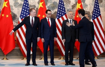 Bắc Kinh "phản đòn", ông Trump tung chiêu thức mới
