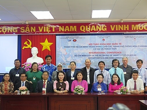 symposium talks ho chi minh city smart city development