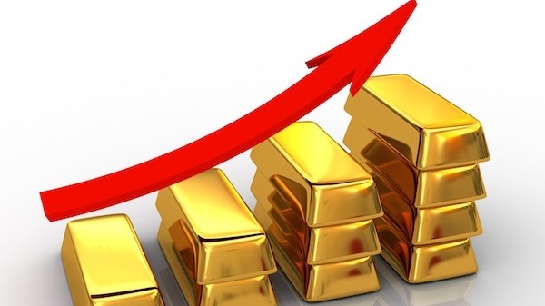 Giá vàng hôm nay 25/8: Tăng vọt, công phá thành công ngưỡng tâm lý 1.800 USD, vàng sẽ còn tăng?